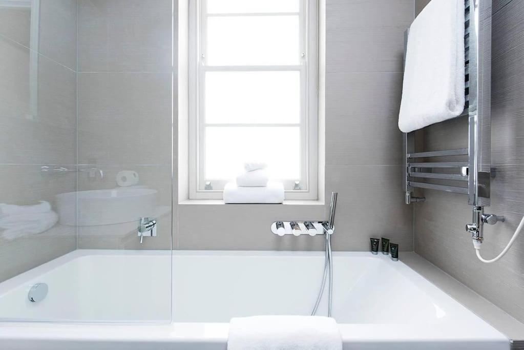 Appartement Recently Redecorated Bright 1br Near Shepherds Bush With Parking Soa